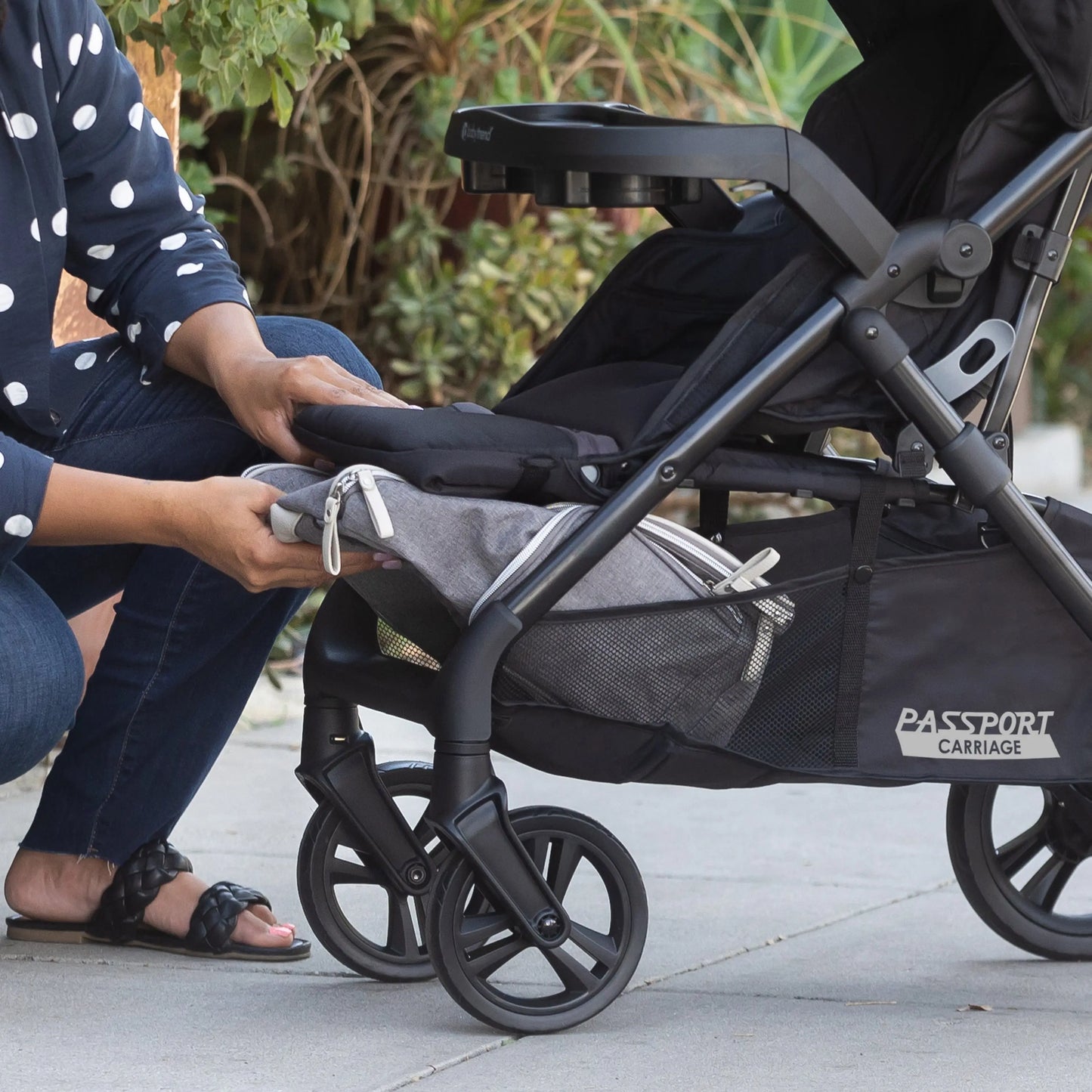 Coche de Viaje Passport® Carriage DLX, con Silla de Auto Infantil EZ-Lift™ PLUS, Babytrend