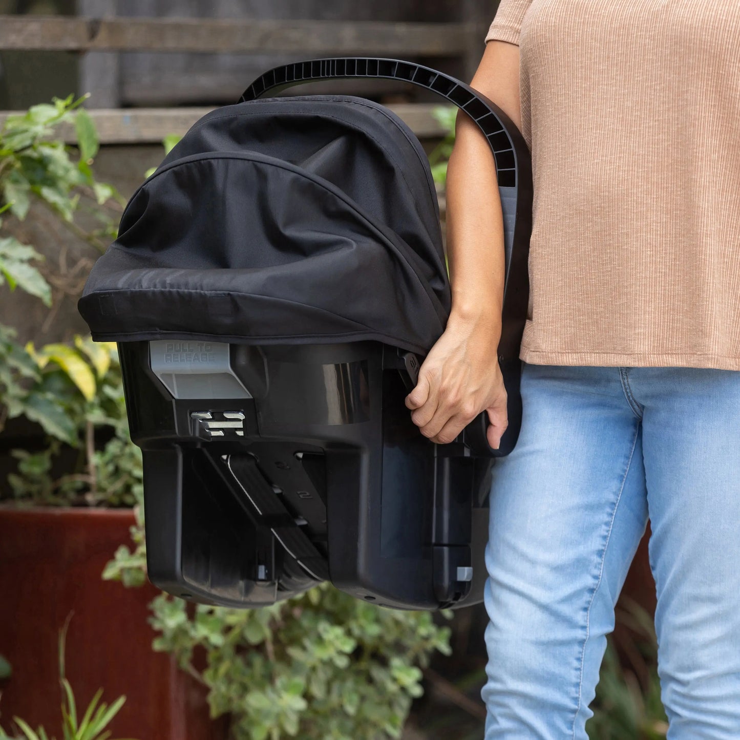 Coche de Viaje Passport® Carriage DLX, con Silla de Auto Infantil EZ-Lift™ PLUS, Babytrend