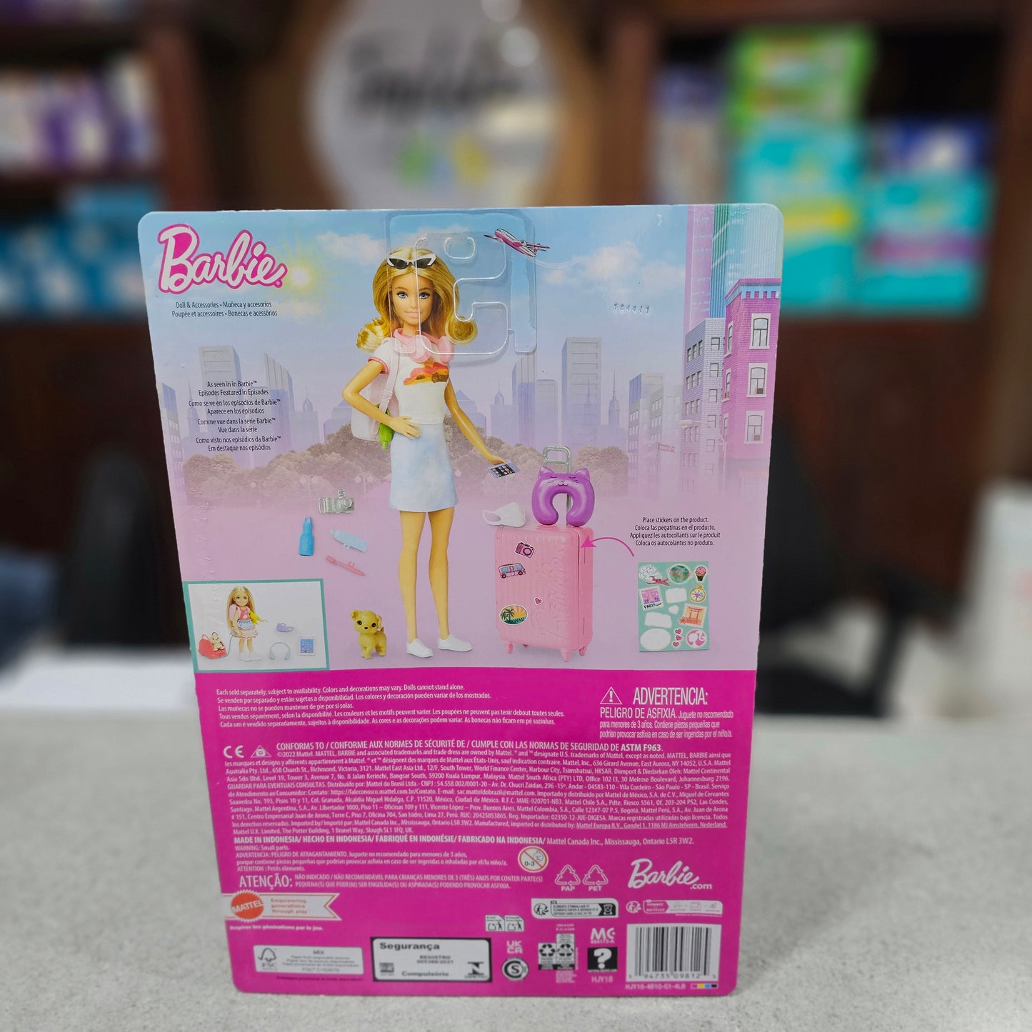 Barbie. Muñeca y Accesorios. Con perrito y maleta de trabajo. Mas de 10 piezas.